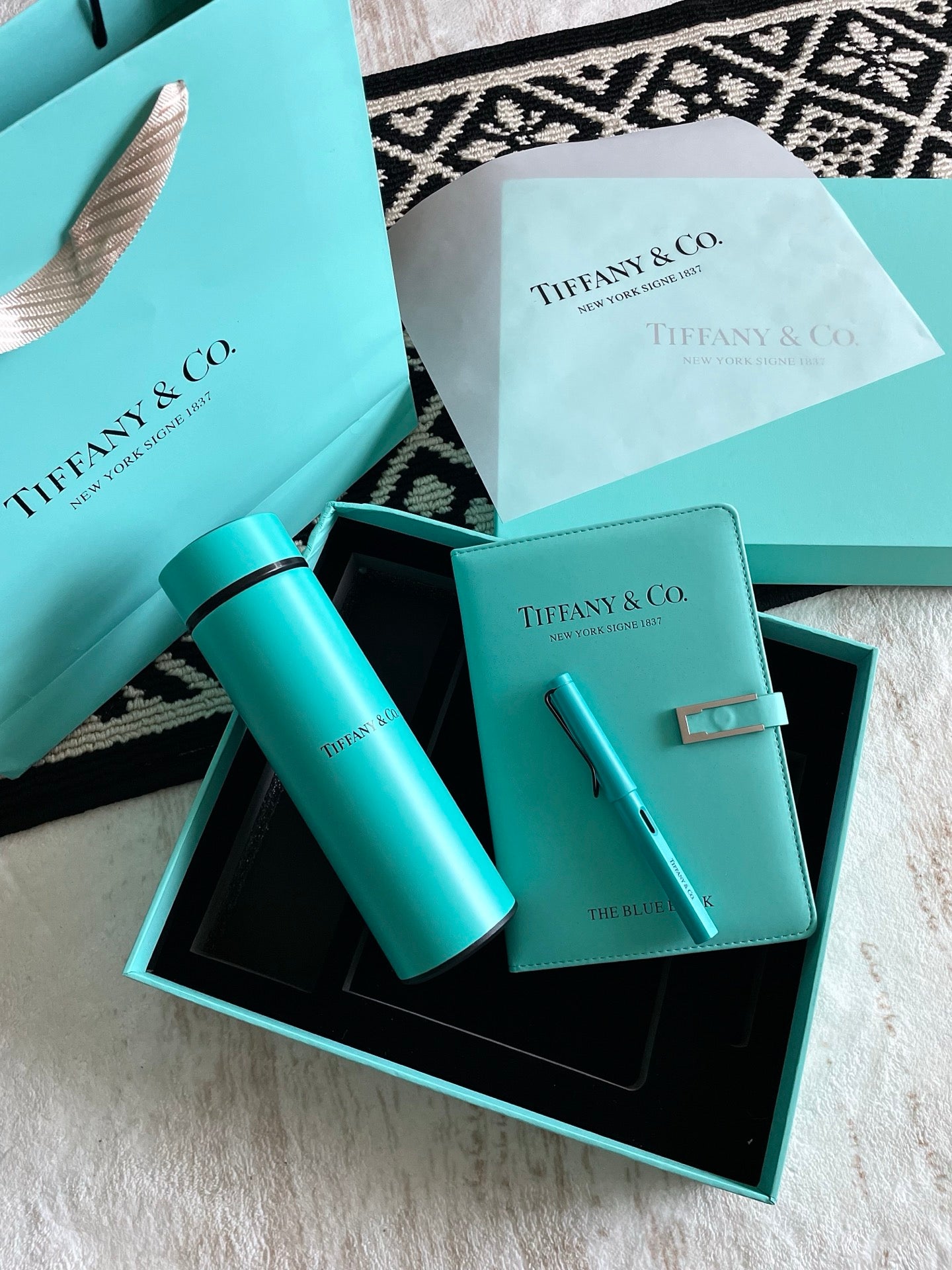 Tiffany & Co. blue gift set – notebook, thermos & pen Trio