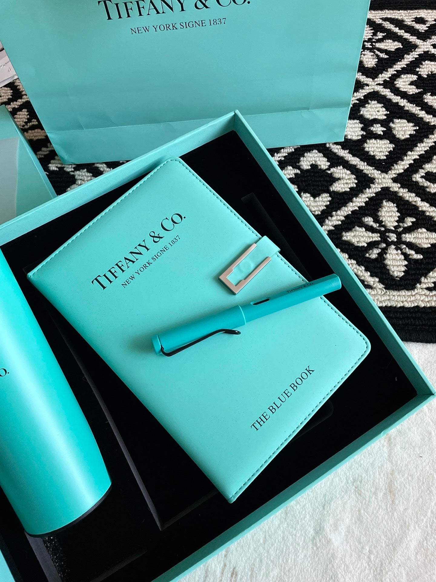 Tiffany & Co. blue gift set – notebook, thermos & pen Trio