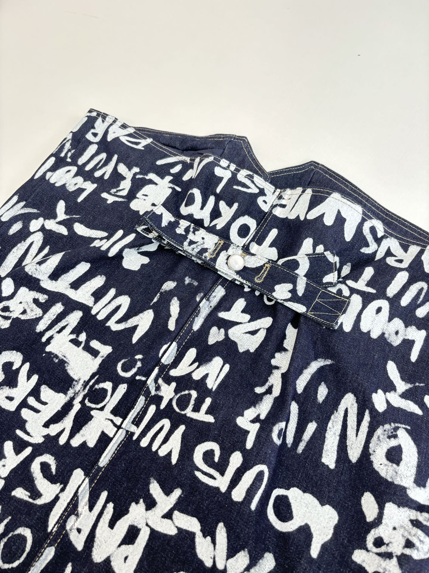 Louis Vuitton FW25 Nigo Collaboration Graffiti Denim Jacket and Jeans - Unisex