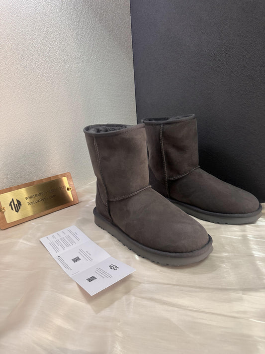 UGG classic II boot grey suede shearling lined