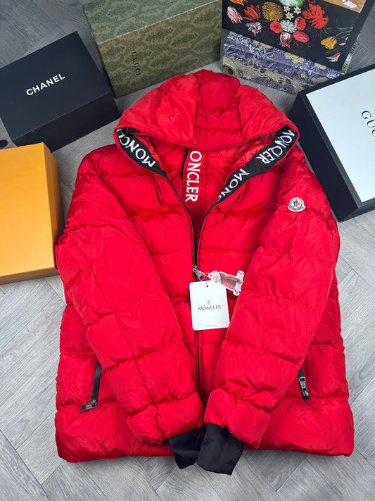 Cappotto rosso Moncler