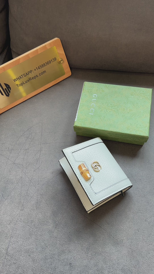Gucci White Leather Card Holder with Bamboo Clasp and GG Logo