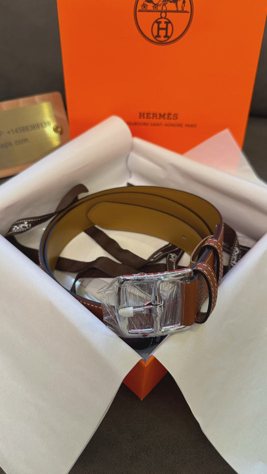 Hermès Leather Belt with Silver Buckle – Classic Reversible Design