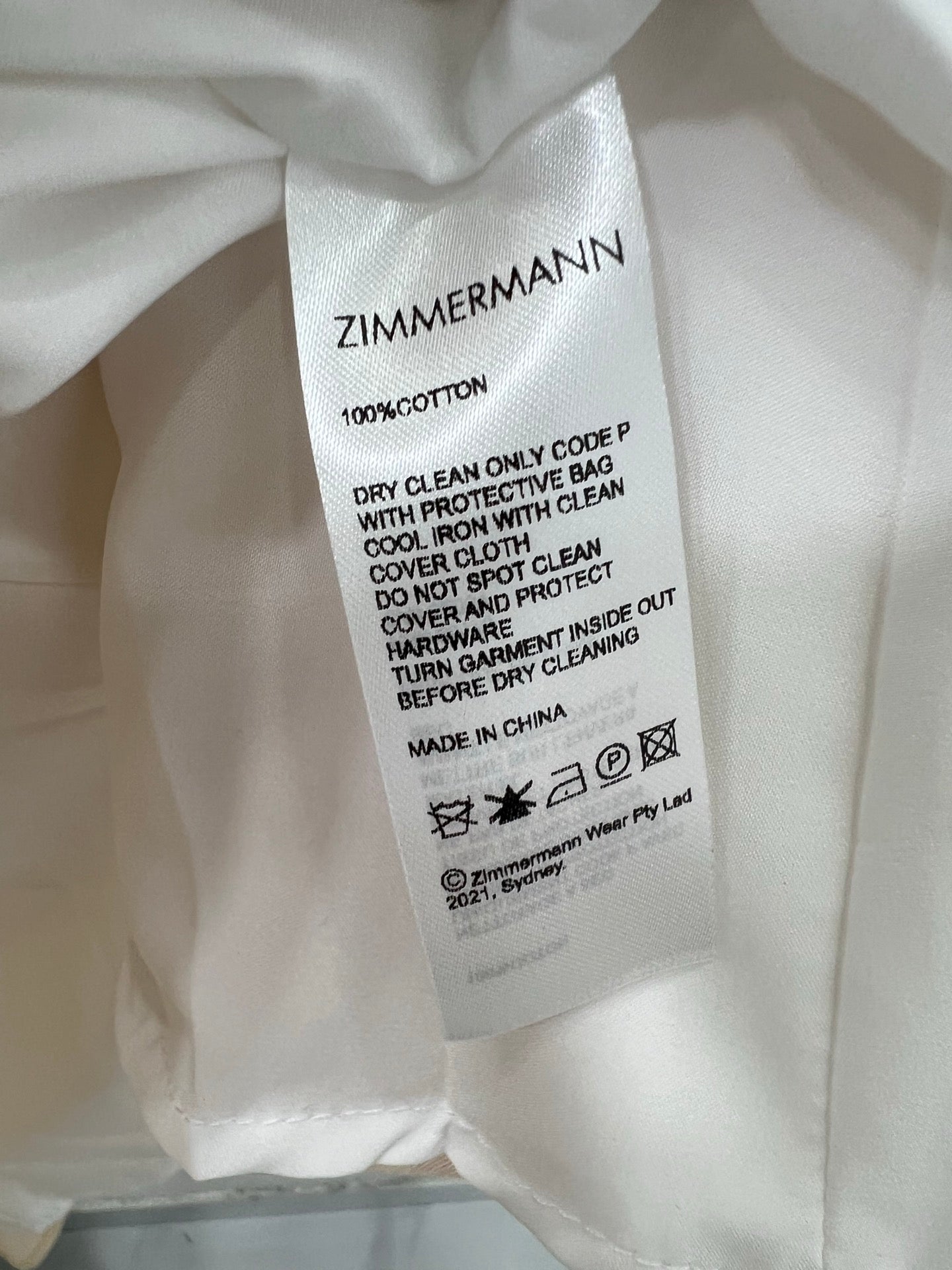 Robe courte trapèze fleurie à manches bouffantes Zimmermann – Collection printemps 2025