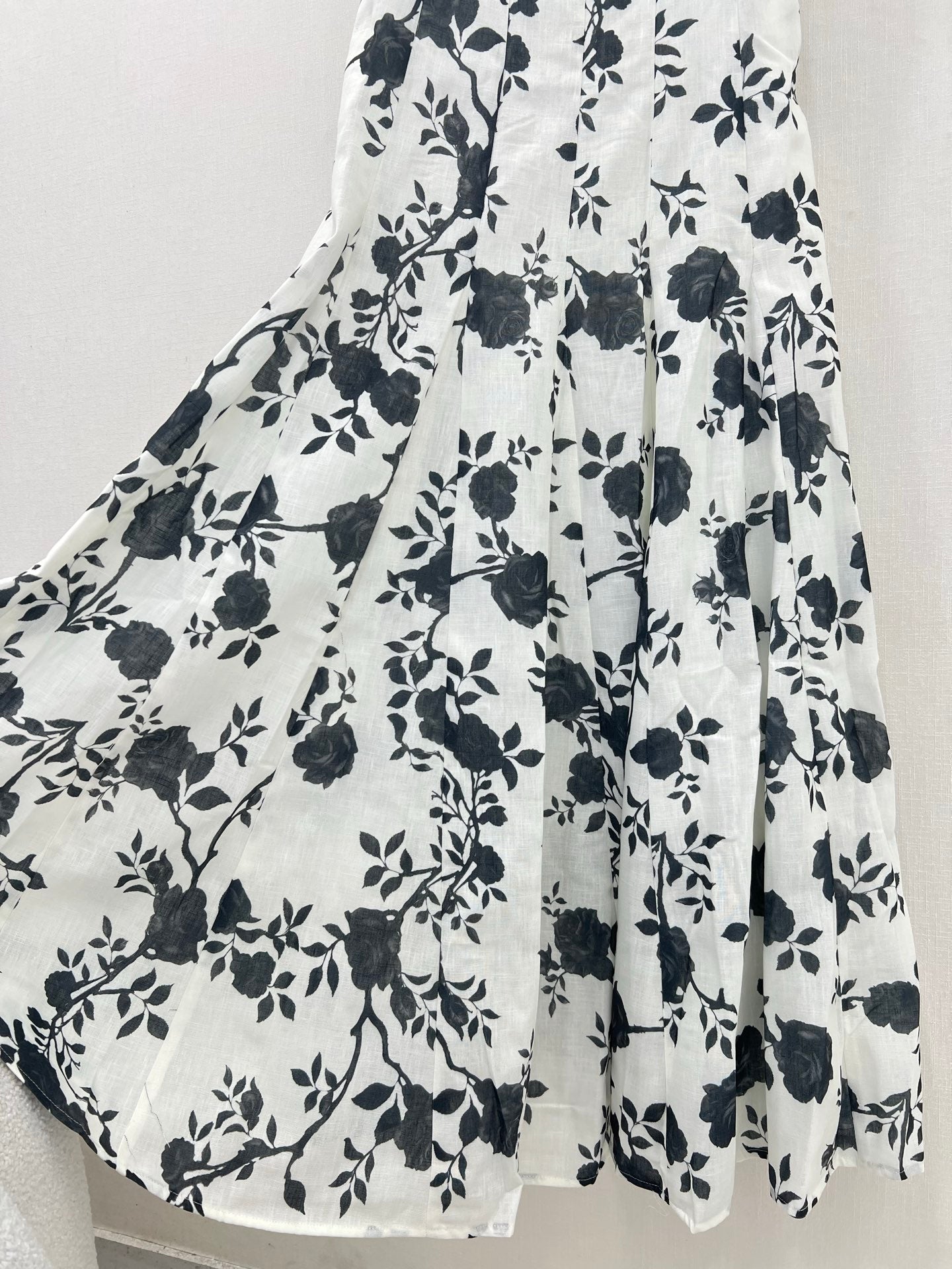Abito midi in lino con stampa floreale bianco e nero Zimmermann 2025