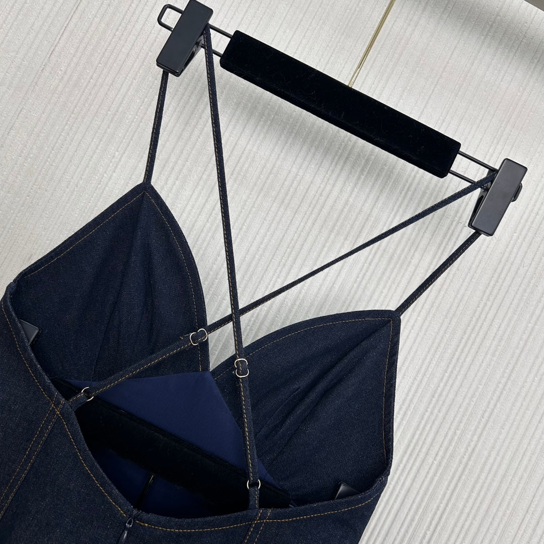 Robe à bretelles en jean à ourlet volanté pré-printemps 2025 de Zimmermann