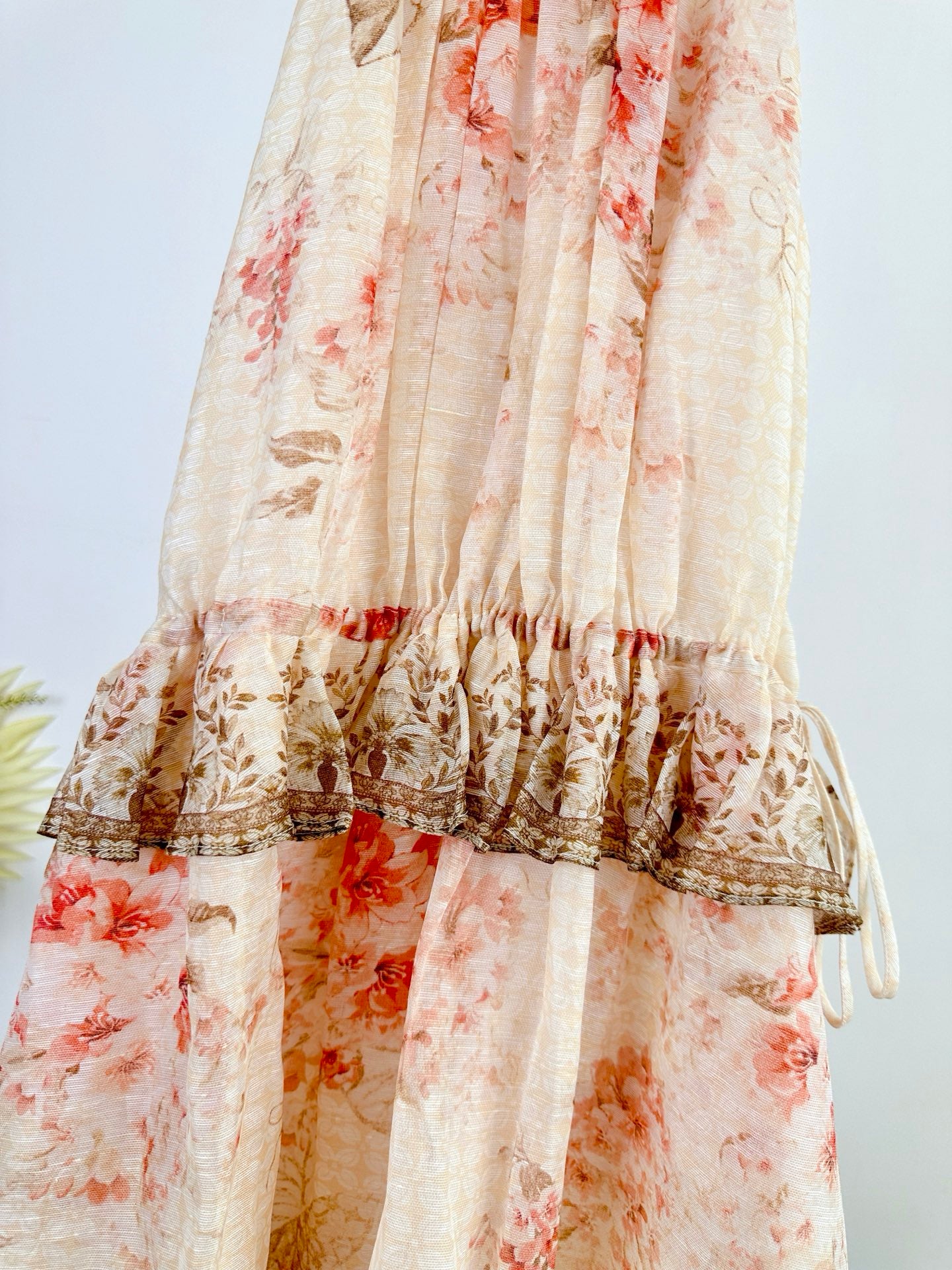 Robe courte dos nu à volants Zimmermann Illuminate en soie et lin