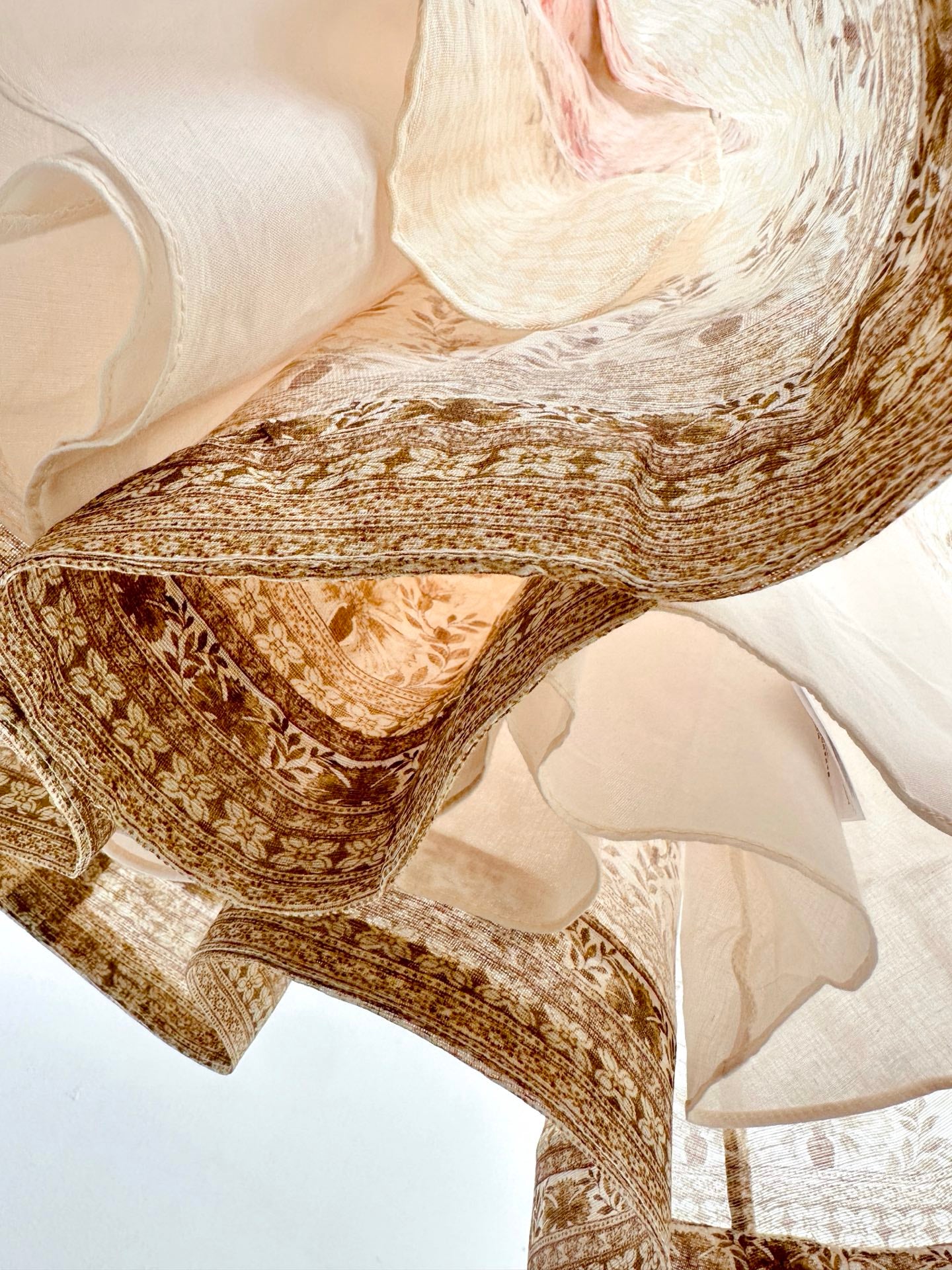 Robe courte dos nu à volants Zimmermann Illuminate en soie et lin