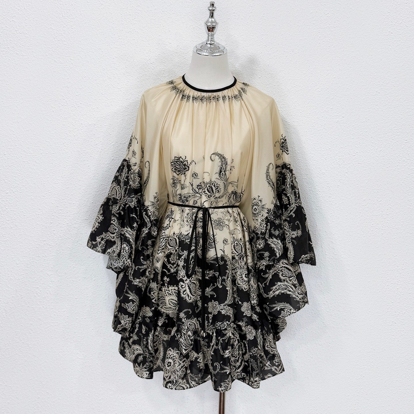 Mini-robe vintage fleurie en lin et soie Zimmermann