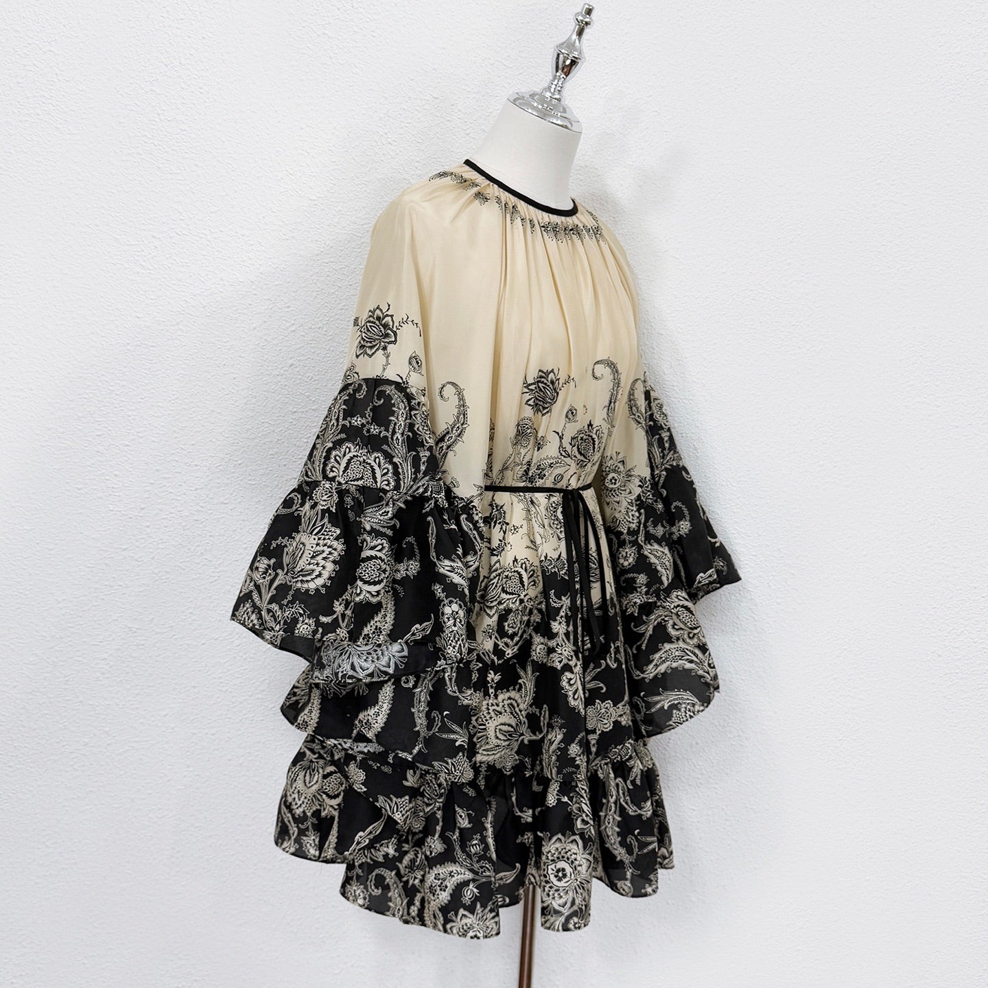 Mini-robe vintage fleurie en lin et soie Zimmermann