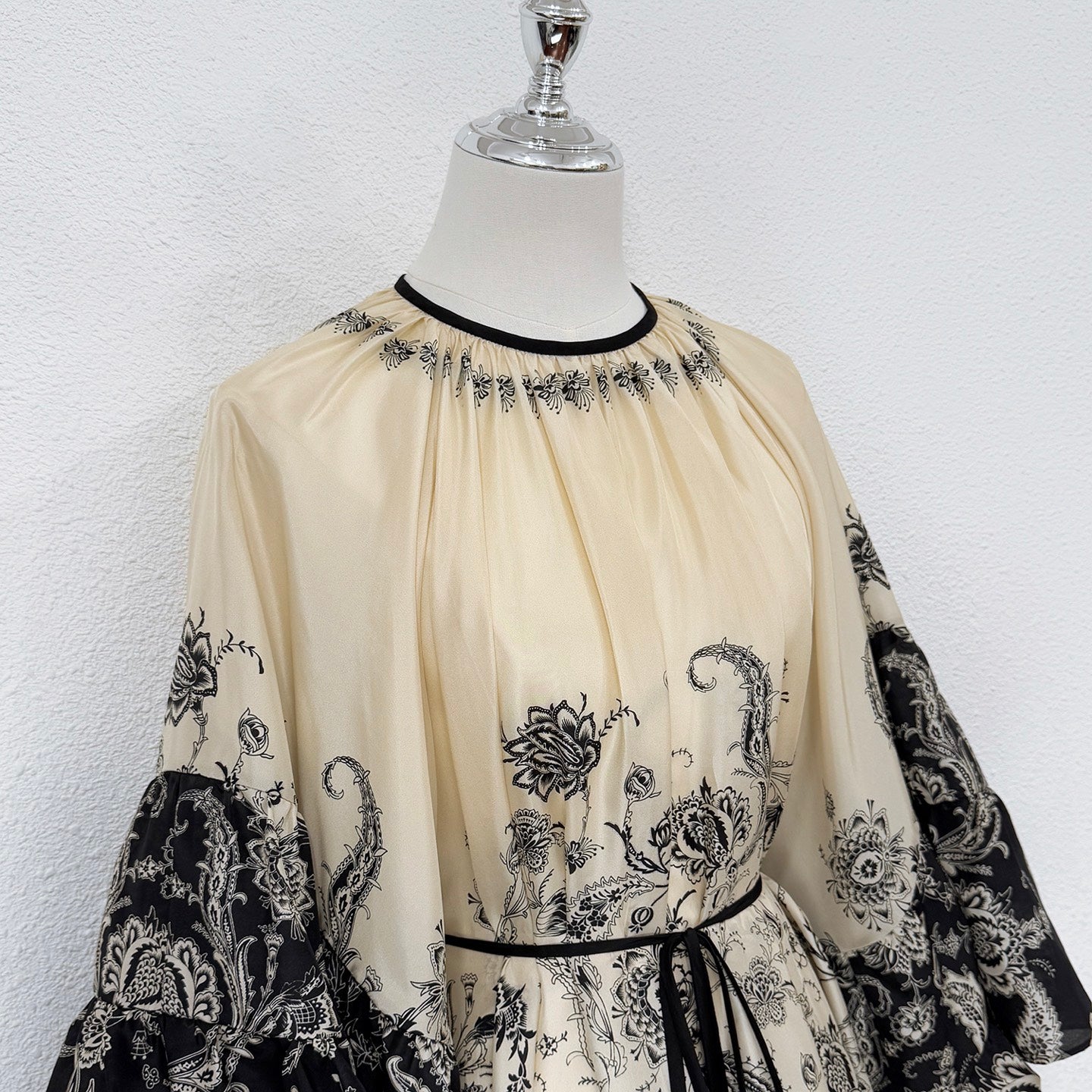 Mini-robe vintage fleurie en lin et soie Zimmermann