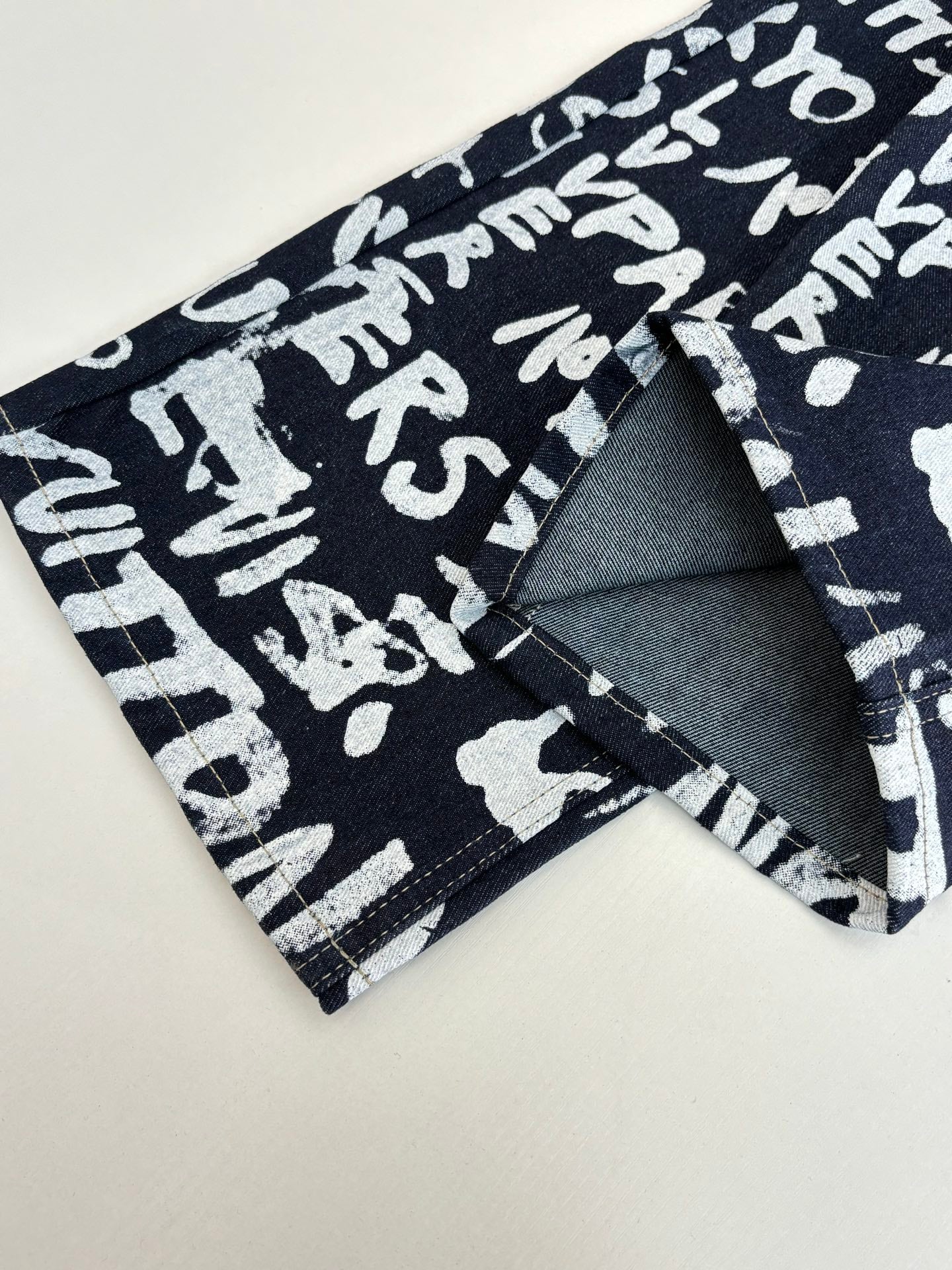 Louis Vuitton FW25 Nigo Collaboration Graffiti Denim Jacket and Jeans - Unisex